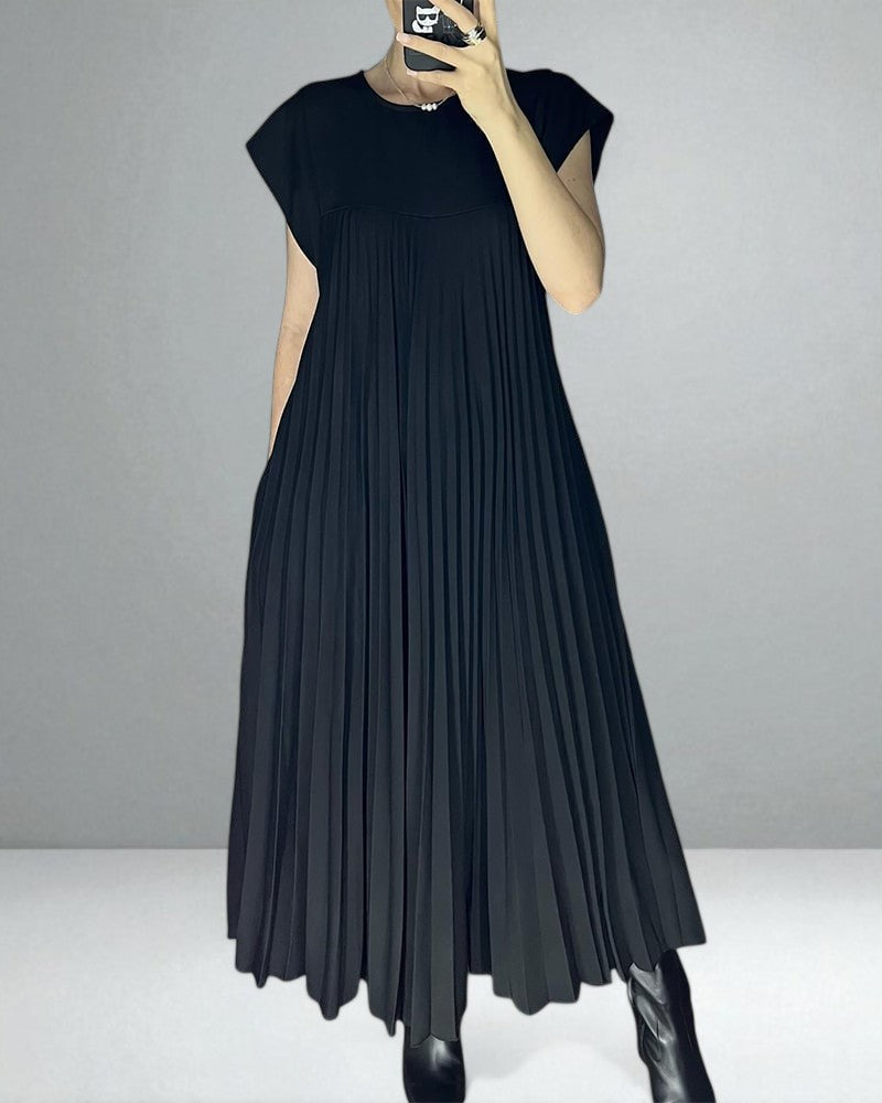 The Jolijn Pleated Dress