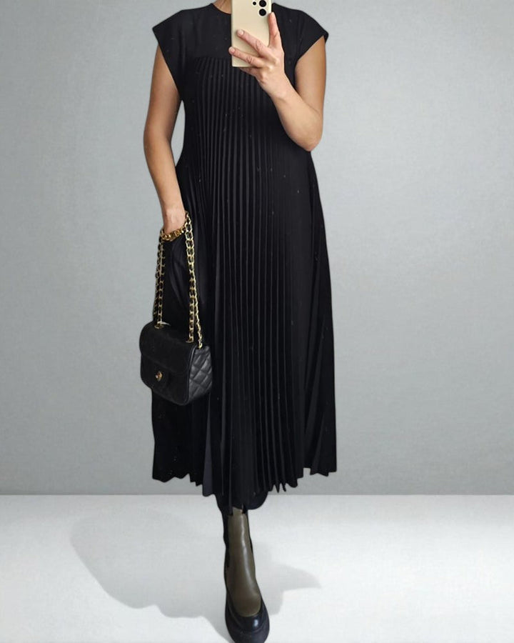 The Jolijn Pleated Dress