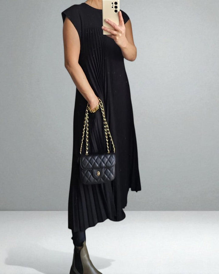 The Jolijn Pleated Dress