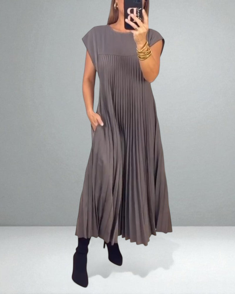 The Jolijn Pleated Dress