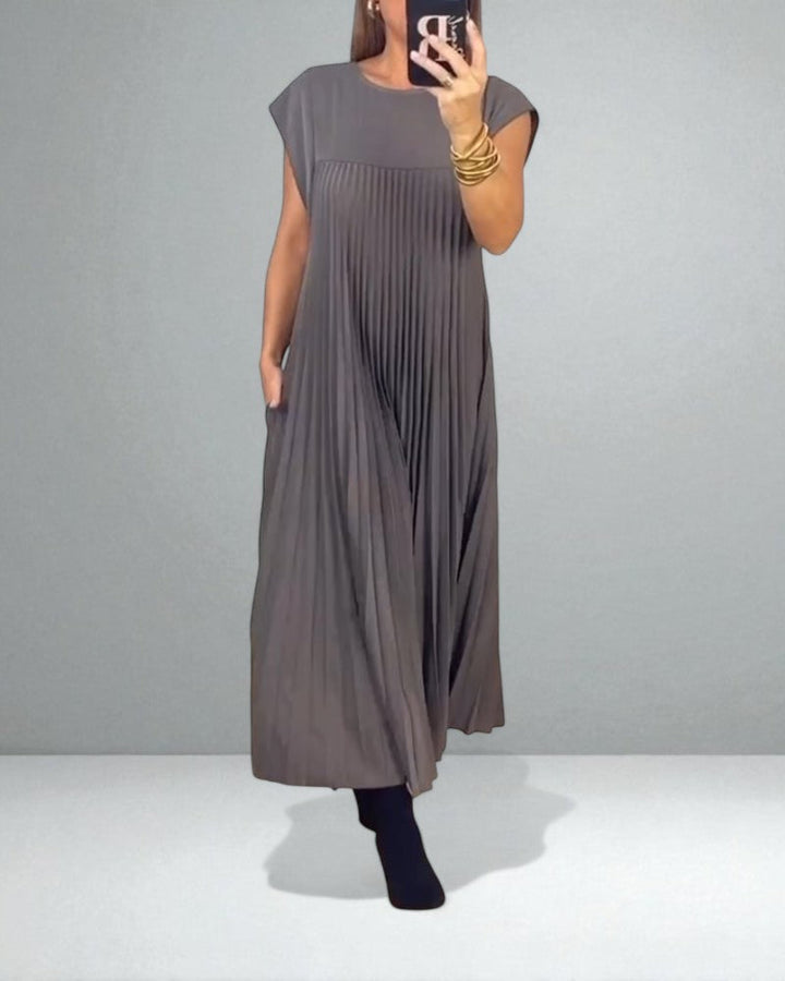 The Jolijn Pleated Dress