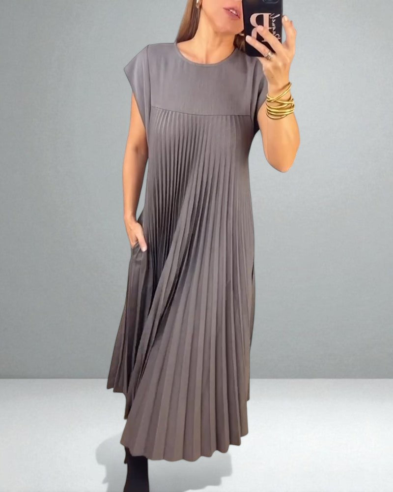 The Jolijn Pleated Dress