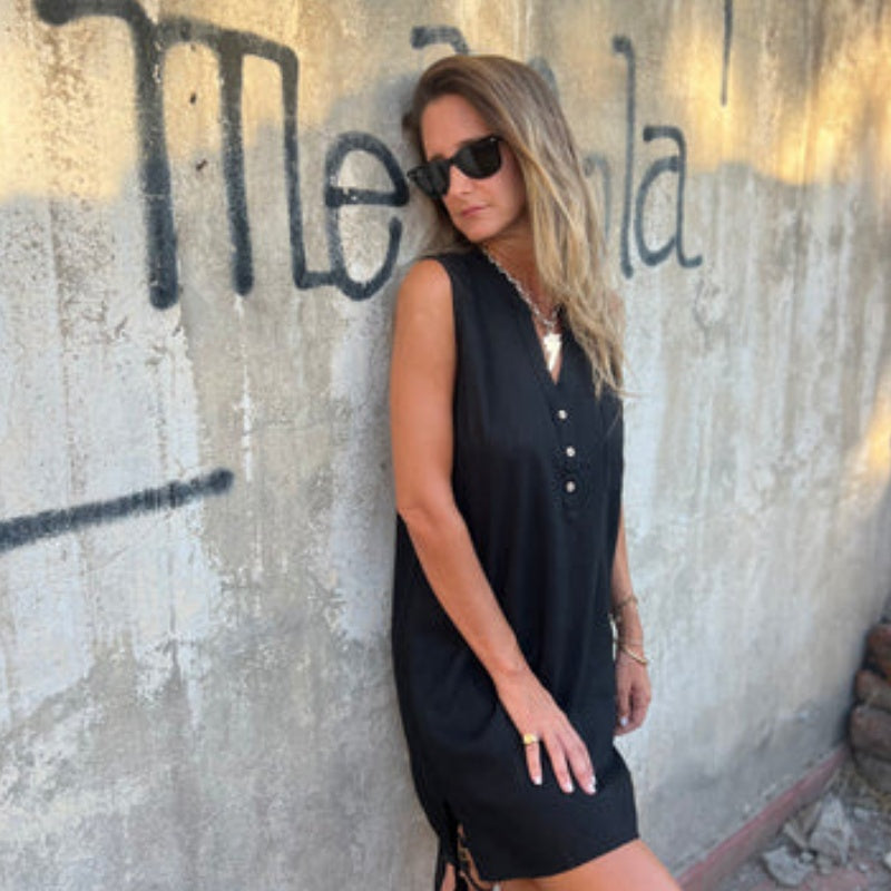 Isley - Classic Sleeveless Dress